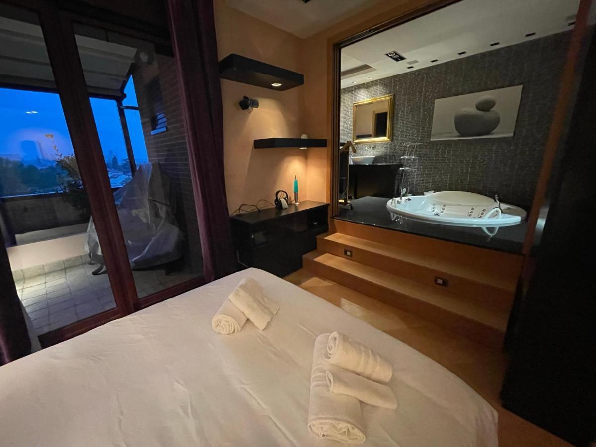 Apartmán Attico Con Vista Spettacolare E Jacuzzi Boloňa Exteriér fotografie