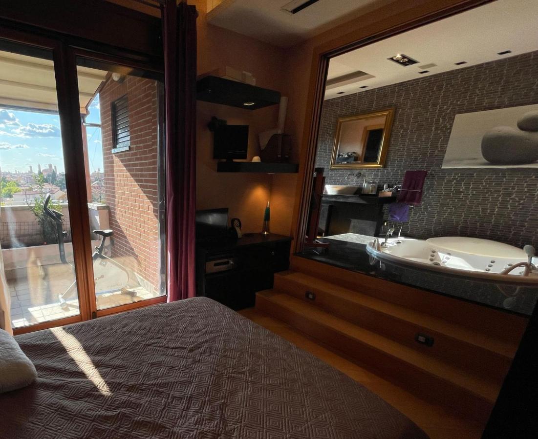 Apartmán Attico Con Vista Spettacolare E Jacuzzi Boloňa Exteriér fotografie